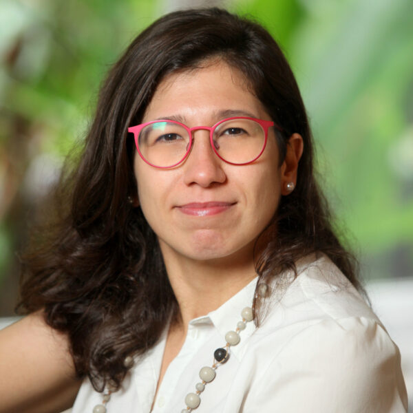 Juliana Siqueira-Gay